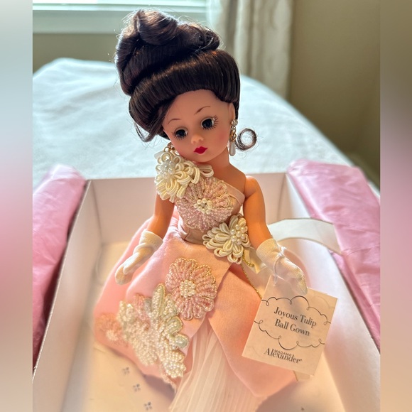 Madame Alexander - Joyous Tulip Ball Gown - Picture 2 of 4